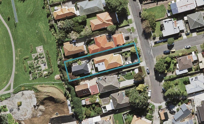 15A Lorraine Avenue, Mount Albert, Auckland - Carousel 1