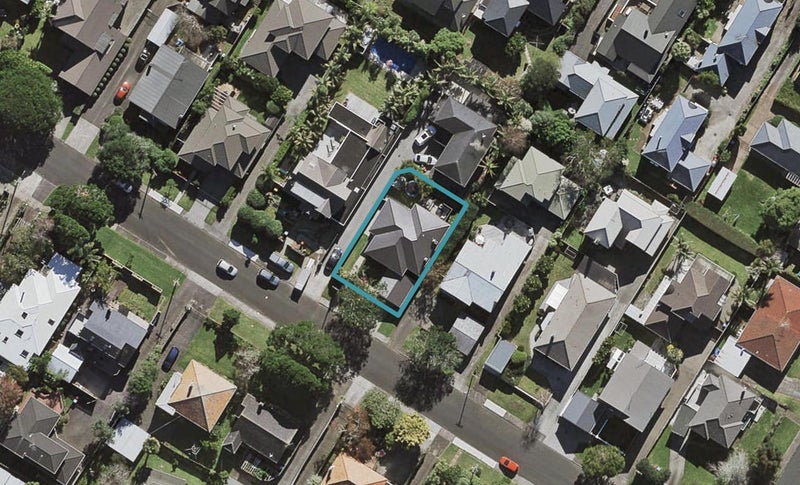 16A Kowhatu Road, One Tree Hill, Auckland - Carousel 1