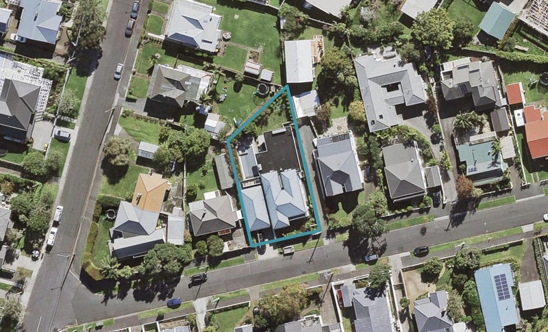 13 Vincent Road, Northcote Point, Auckland - Carousel 1