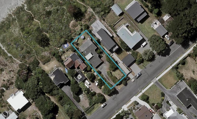 9 Tutere Street, Waikanae Beach, Waikanae - Carousel 1