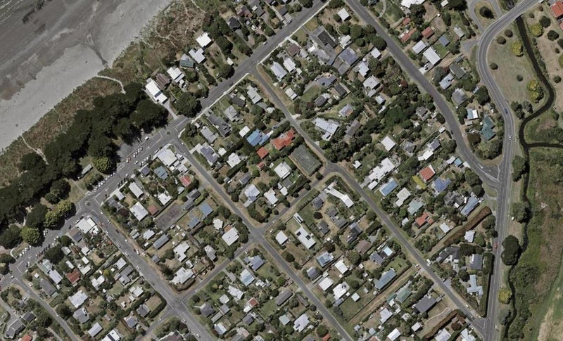 3 Ngapaki Street, Waikanae Beach, Waikanae - Carousel 1