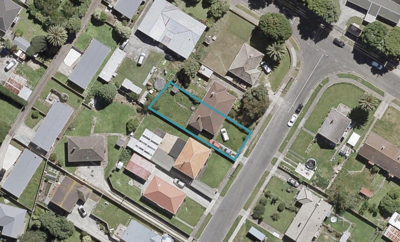 51 Biddle Crescent, Taita, Lower Hutt - Carousel 1