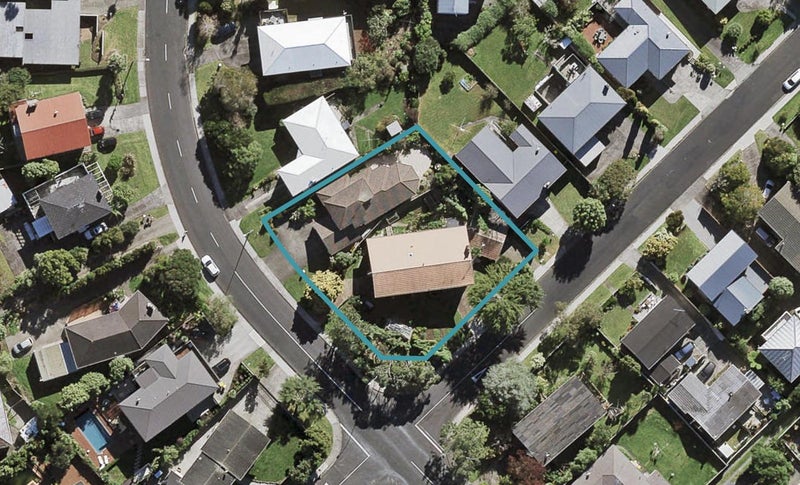 2/45 Holland Road, Hillcrest, Auckland - Carousel 1