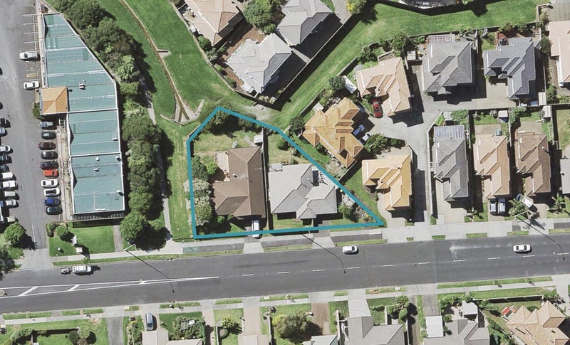 2/83 Meadowland Drive, Somerville, Auckland - Carousel 1