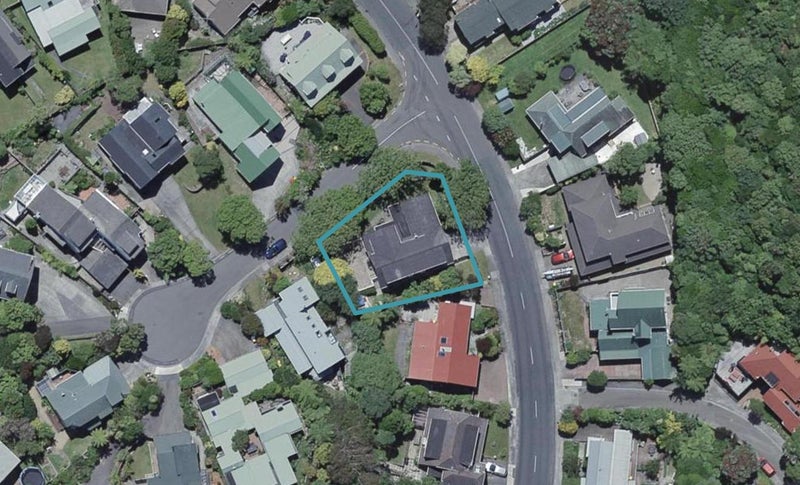 1 Malda Grove, Khandallah, Wellington - Carousel 1
