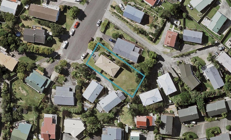 12 Camilla Grove, Totara Vale, Auckland - Carousel 1