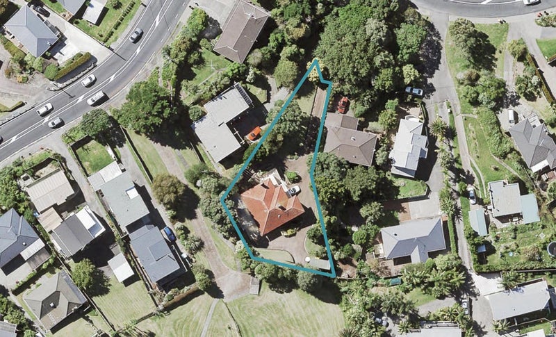 606 Beach Road, Rothesay Bay, Auckland - Carousel 1