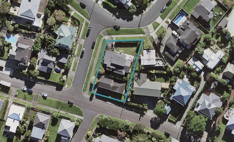 2/10 Mariposa Crescent, Birkenhead, Auckland - Carousel 1