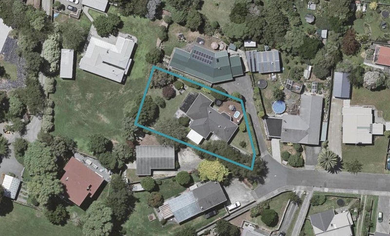 10 Edward Court, Raumati South, Paraparaumu - Carousel 1
