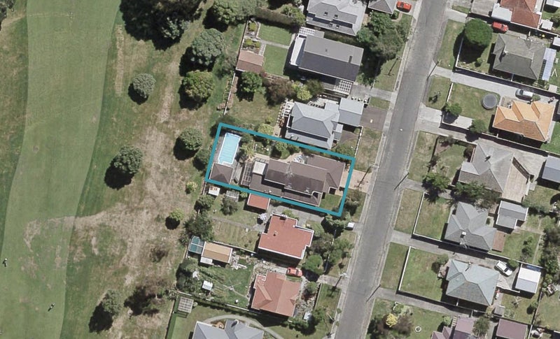 10 Saint James Avenue, Boulcott, Lower Hutt - Carousel 1