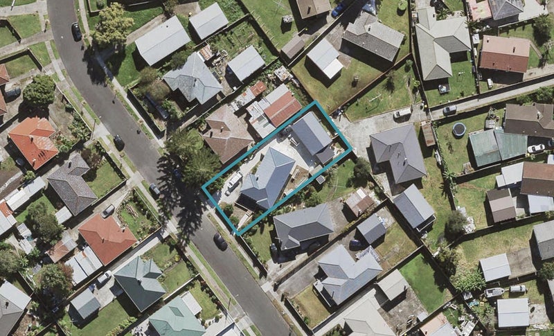 9 Convair Crescent, Mangere, Auckland - Carousel 1