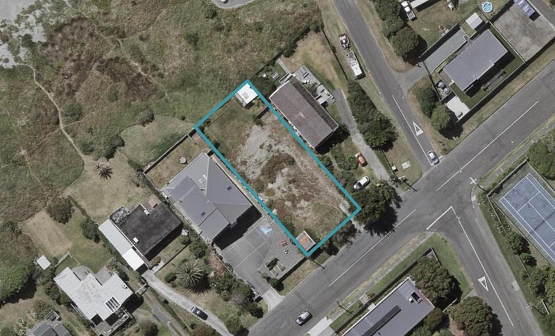 79 Tutere Street, Waikanae Beach, Waikanae - Carousel 1