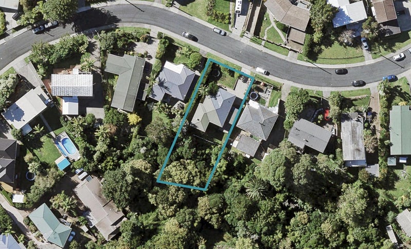 25 Trelawn Place, Cockle Bay, Auckland - Carousel 1