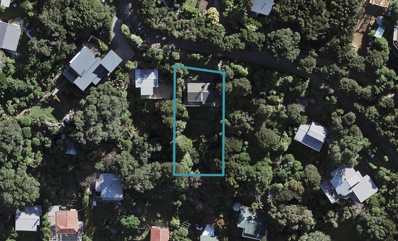 7 Upland Road, Ōmiha, Waiheke Island - Carousel 1