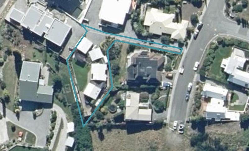 17 Balmoral Drive, Kelvin Heights, Queenstown - Carousel 1