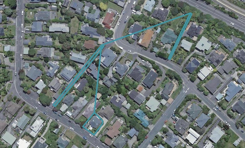 25 Ngatoto Street, Khandallah, Wellington - Carousel 1