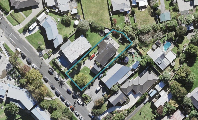 8 Isobel Road, Greenhithe, Auckland - Carousel 1
