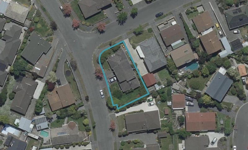 2/22 Delaware Crescent, Russley, Christchurch - Carousel 1