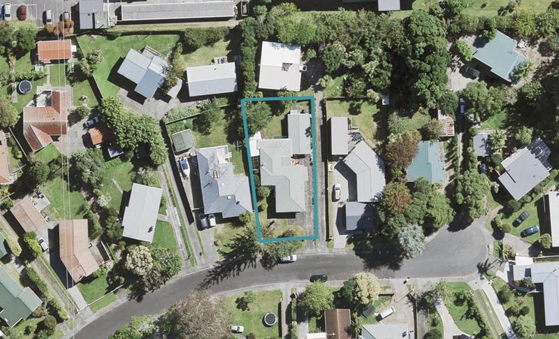 18 Sunray Avenue, Titirangi, Auckland - Carousel 1