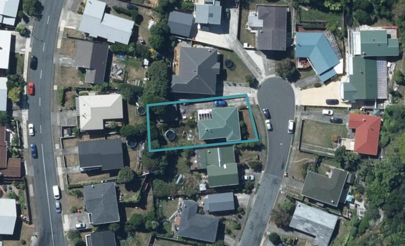 11 Findhorn Place, Papakowhai, Porirua - Carousel 1