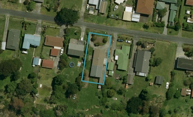 9 Albany Road, One Tree Point - Carousel 1