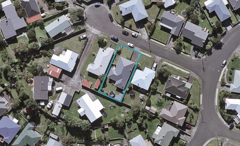 5 Blenheim Place, Vogeltown, New Plymouth - Carousel 1