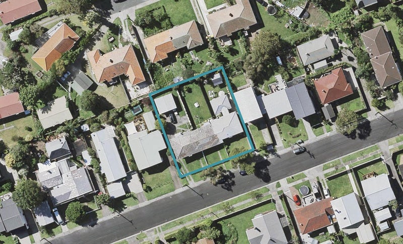 1/13 Corrella Road, Belmont, Auckland - Carousel 1