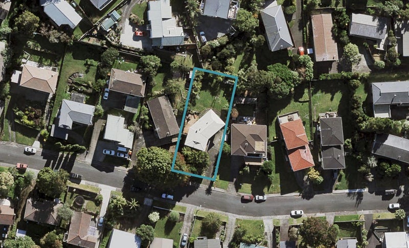 9 Finn Place, Totara Vale, Auckland - Carousel 1