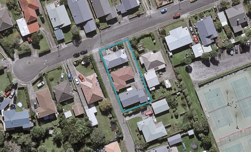 17 Walsh Road, Westown, New Plymouth - Carousel 1