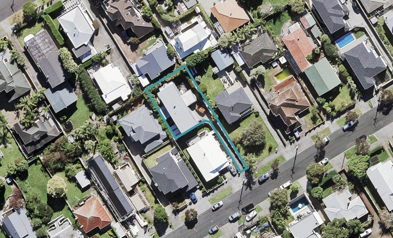 25 St Michaels Avenue, Point Chevalier, Auckland - Carousel 1