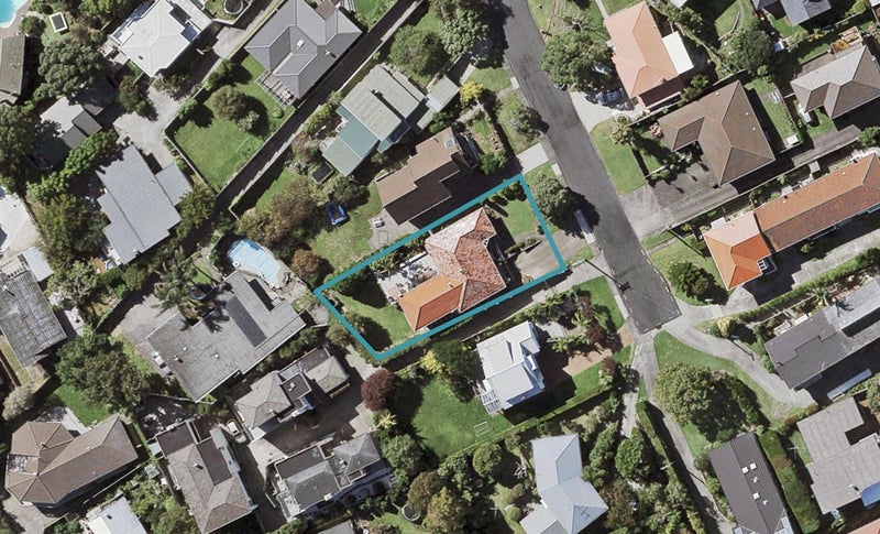 31 Tobruk Crescent, Milford, Auckland - Carousel 1