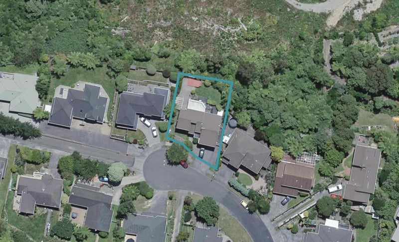 22 Duval Grove, Tawa, Wellington - Carousel 1