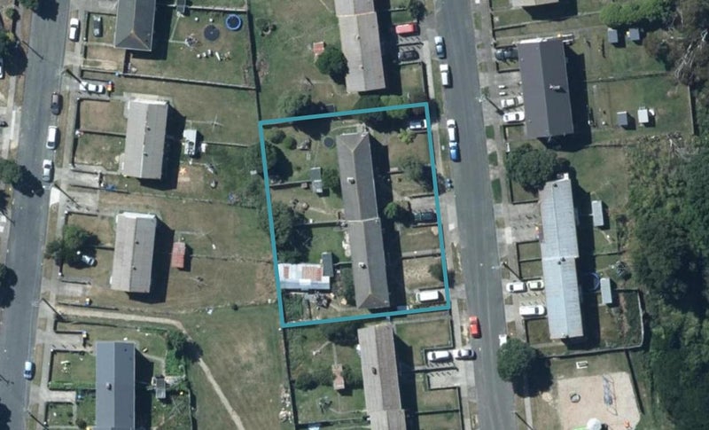 16 Cheshire Street, Cannons Creek, Porirua - Carousel 1