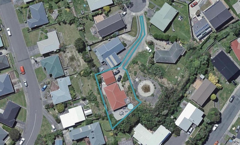 18 Cheyne Walk, Newlands, Wellington - Carousel 1