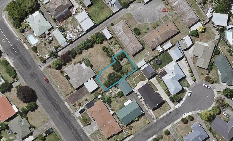 208 Warwick Road, Mayfair, Hastings - Carousel 1