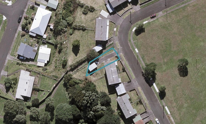 121 Banks Street, Marfell, New Plymouth - Carousel 1