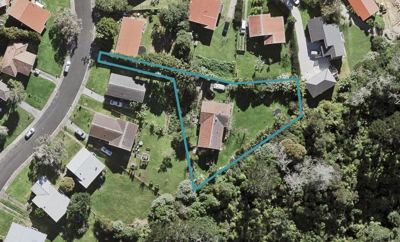 31 Lysander Crescent, Beach Haven, Auckland - Carousel 1