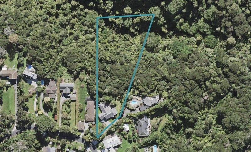 19 Ngarahana Avenue, Paremoremo, Auckland - Carousel 1