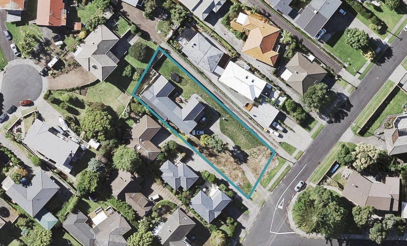 30 Parkhill Road, Mellons Bay, Auckland - Carousel 1