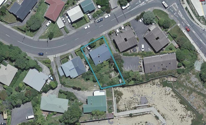 122 Redwood Avenue, Tawa, Wellington - Carousel 1