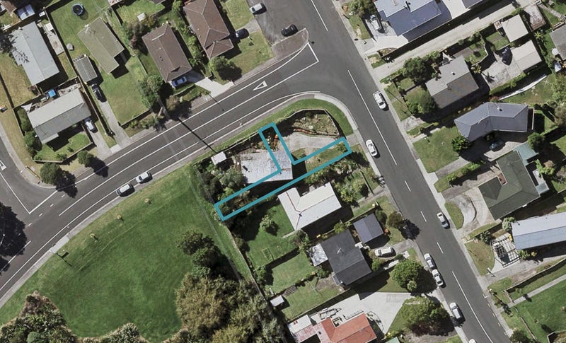 107 Trias Road, Totara Vale, Auckland - Carousel 1