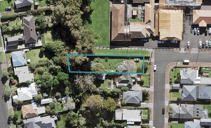24 Pasadena Avenue, Point Chevalier, Auckland - Carousel 1