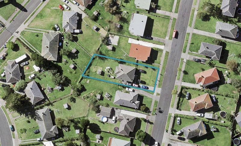 13 Heatherbank Street, Glen Innes, Auckland - Carousel 1