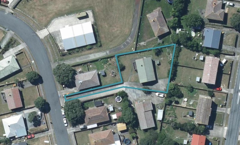 18 Natone Street, Waitangirua, Porirua - Carousel 1