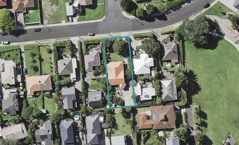19 Achilles Crescent, Narrow Neck, Auckland - Carousel 1