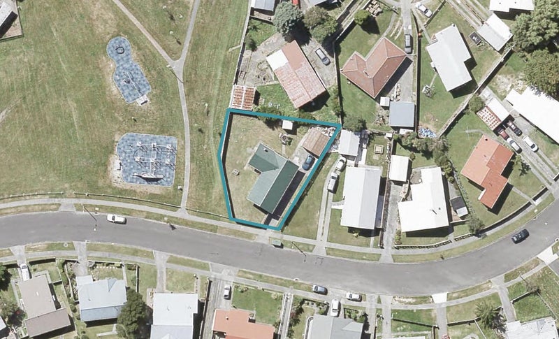 25 Antrim Crescent, Wainuiomata, Lower Hutt - Carousel 1