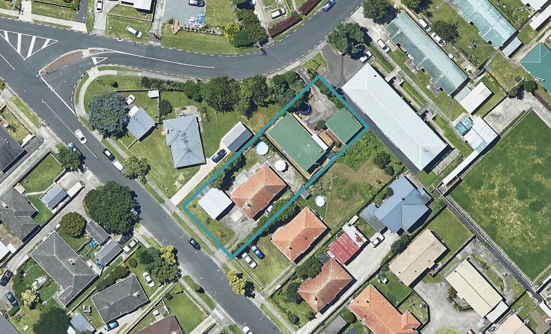 50 Clarke Street, Gate Pa, Tauranga - Carousel 1