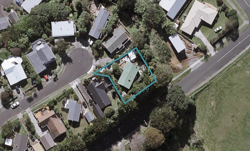 10 Honnor Place, Hurdon, New Plymouth - Carousel 1