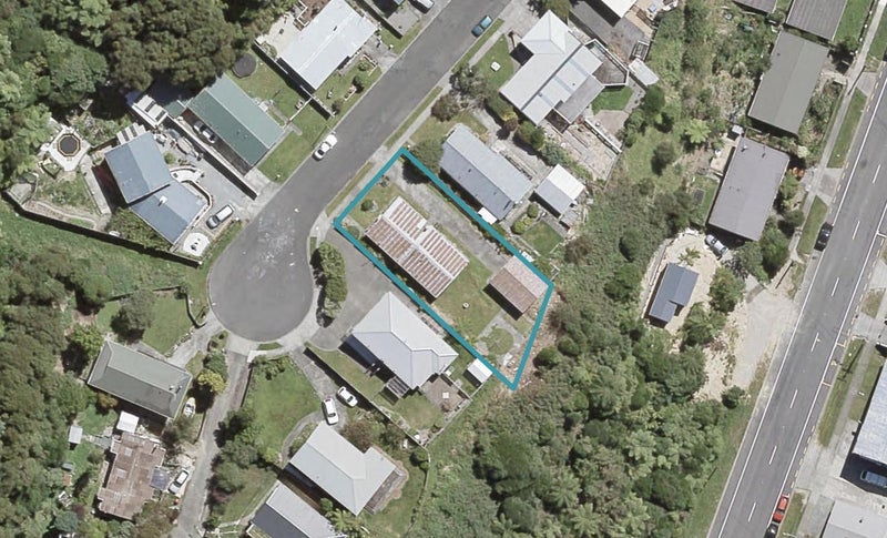 7 Tiroiti Grove, Stokes Valley, Lower Hutt - Carousel 1