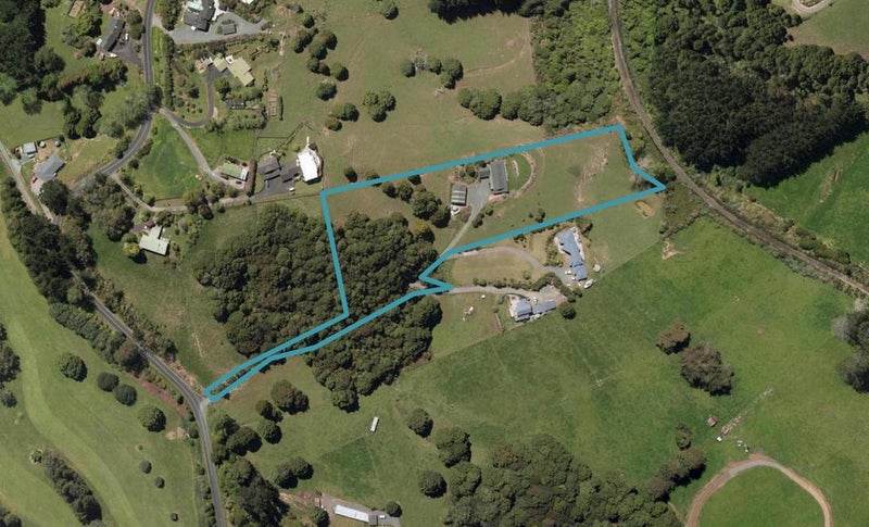 42 Parakiore Road, Whangarei - Carousel 1